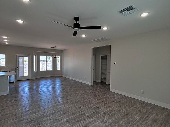 5th image of 10933 W CARMELITA Circle