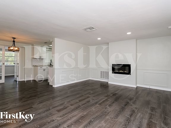 2nd image of 7424 Neva Ln