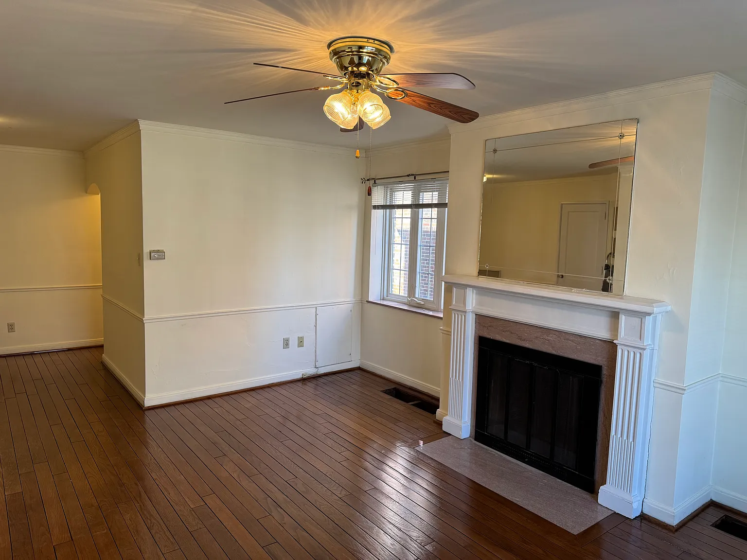 1 bed, 900 sqft, $1,350 — Photo 2