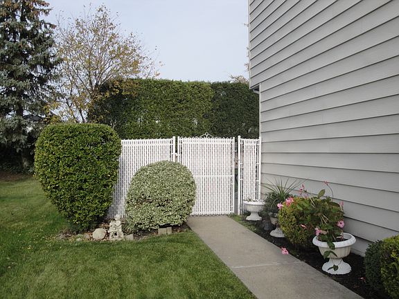 side entrance to yard