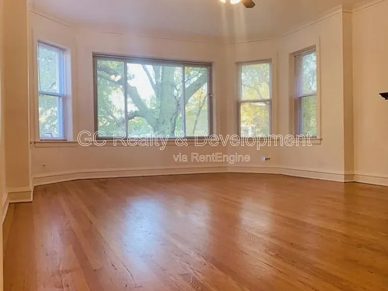 6316 N Rockwell St #2 — Photo 2