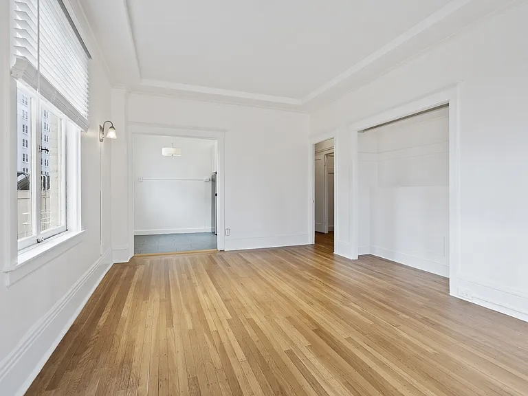 The Langham Apartments — Photo 8
