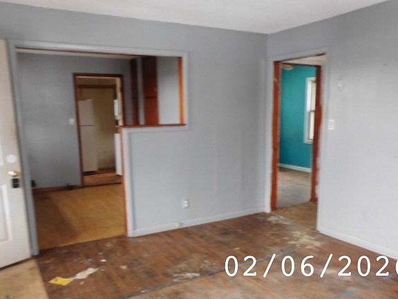 2nd image of 823 E Progress St