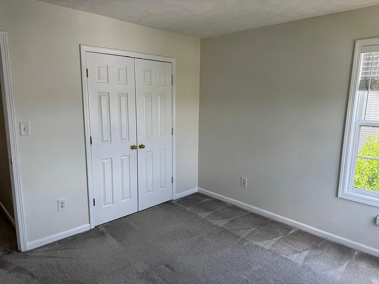 504 Thames Cir — Photo 45