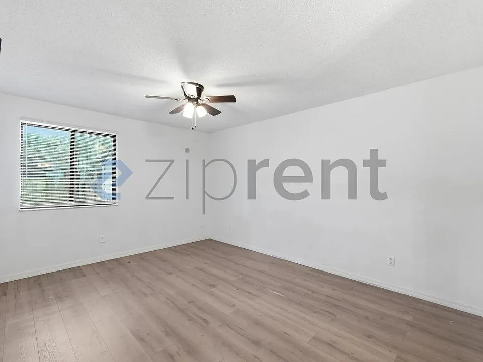 1563 Hancock Ln