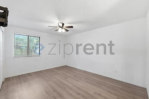 1563 Hancock Ln Photo 1