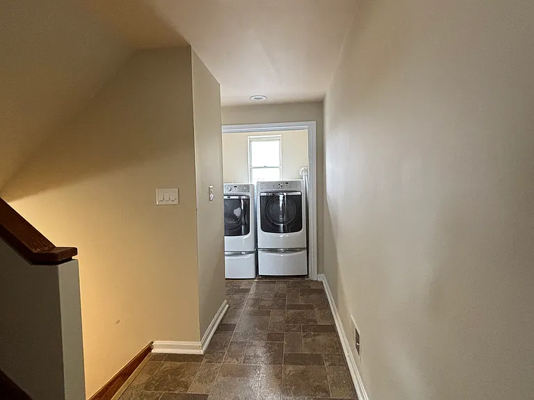 116 S Schroeder St — Photo 15