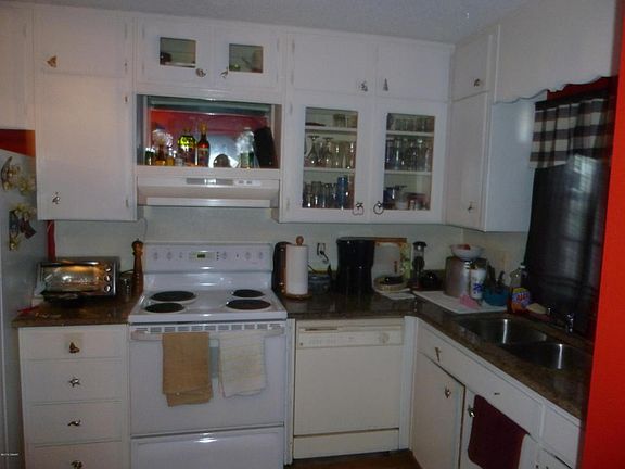 4th image of 100 Mitchell Pl #15