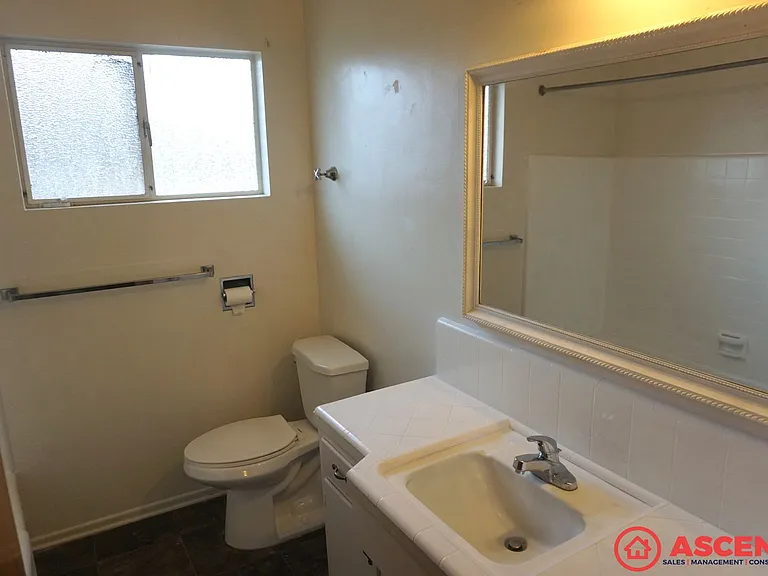 2112 Kingston Pl — Photo 9