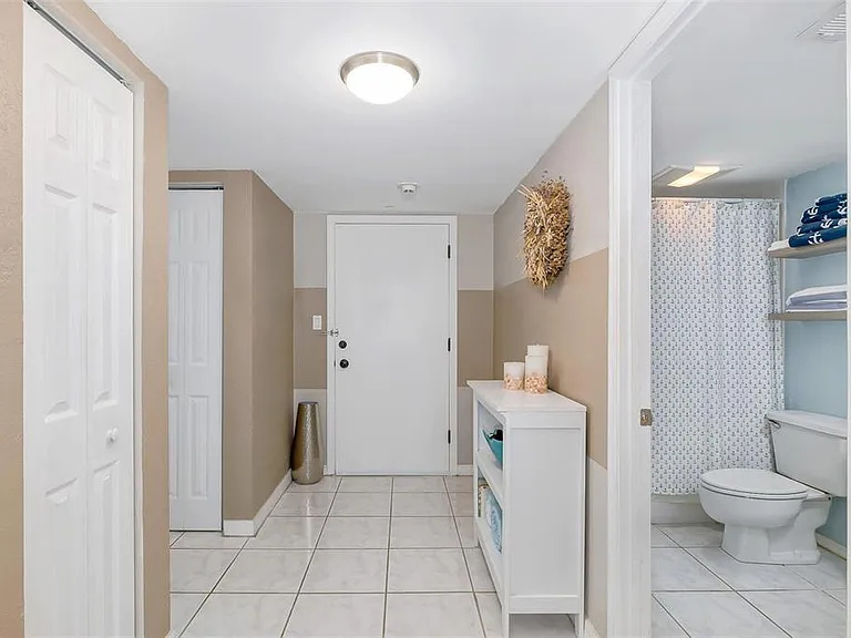 51 Island Way #108 — Photo 6