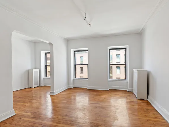 544 Pacific Street image 9 of 14