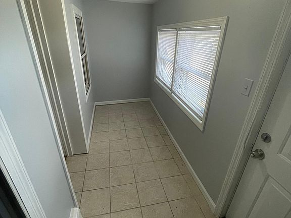 Front entryway / Mud room
