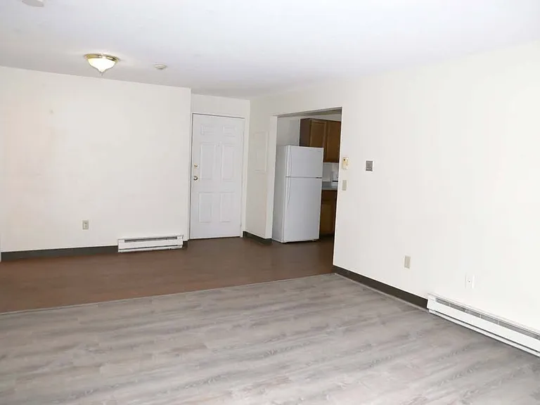 Timber Lake Apartments — Photo 20