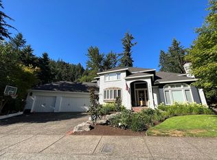 15495 Village Dr, Lake Oswego, OR