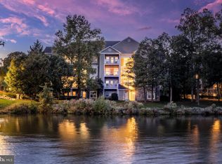 1724 Lake Shore Crest Dr APT 15, Reston, VA 20190