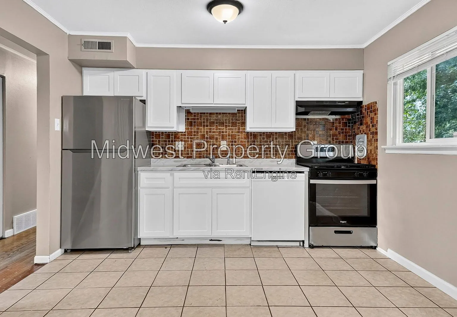 4 bed, 2.0 bath, 999 sqft, $1,675 — Photo 1