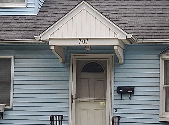 2nd image of 701 N Colony St