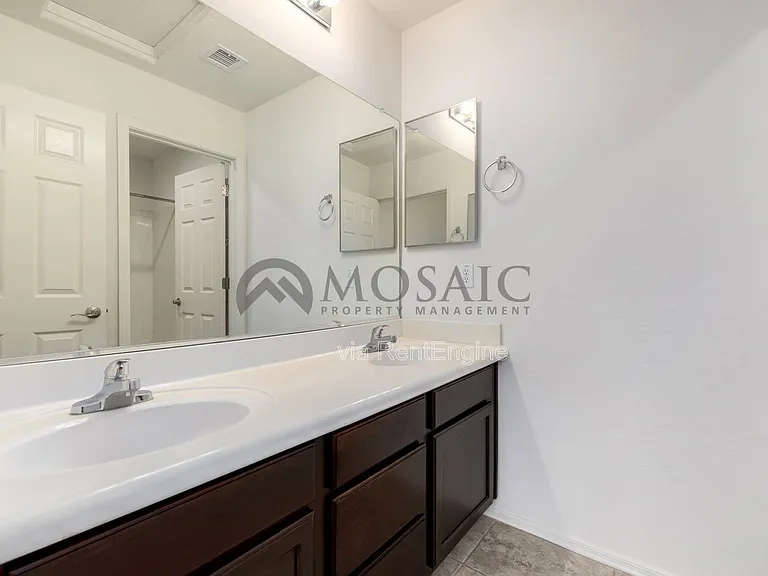 2656 E Boston St — Photo 23