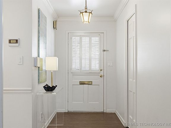5th image of 2853 E 39th St