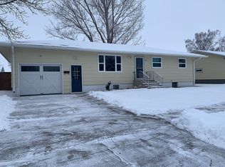 225 Clark Ave, Harvey, ND 58341