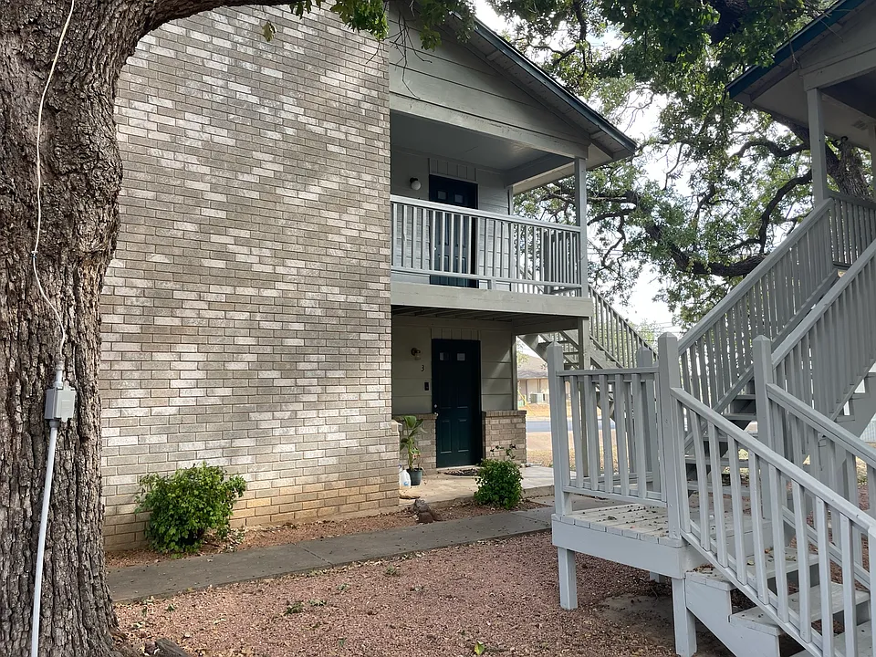 299 Billie Dr #4