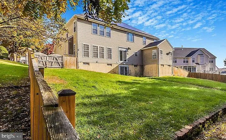 7 bed, 2.5 bath, 3504 sqft, $6,000 — Photo 4