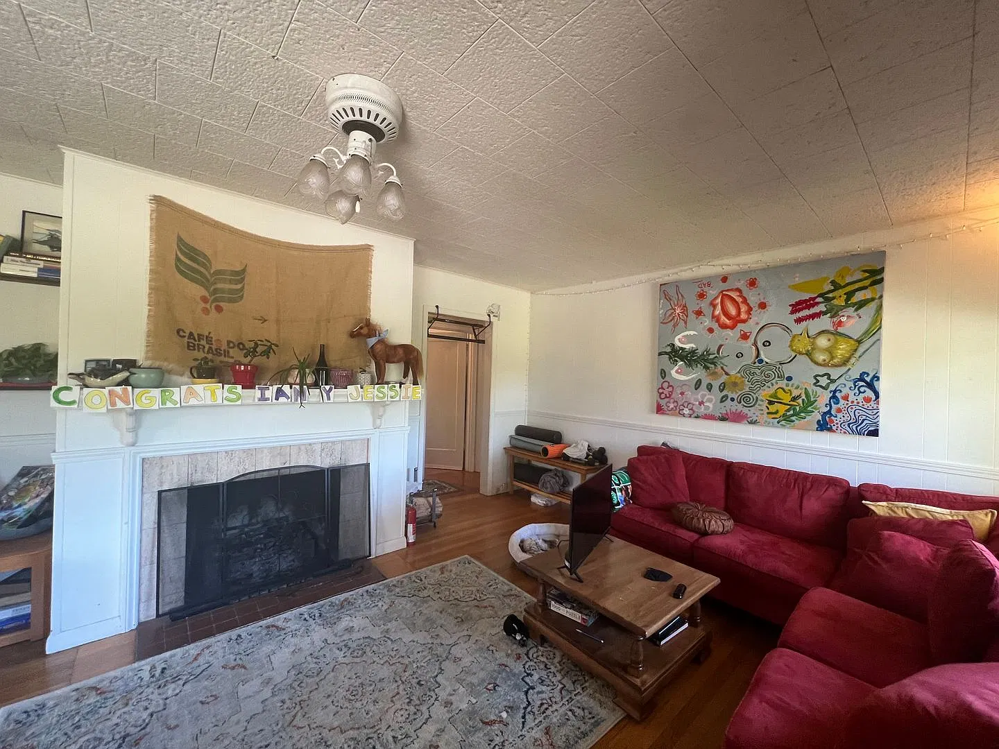 4 Bed, 2 Bath Home in York Neighborhood — Photo 4