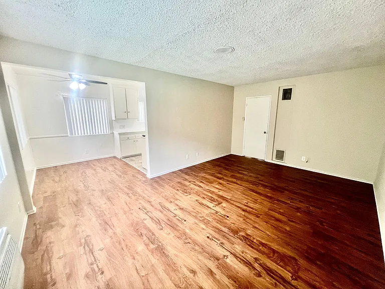 8445 Amigo Ave Northridge, CA 91325 — Photo 6