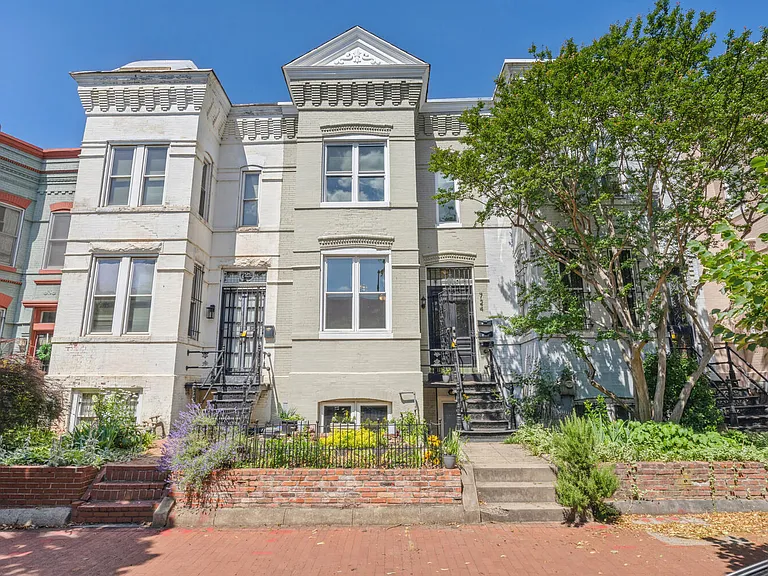 724 5th St NE #B — Photo 29