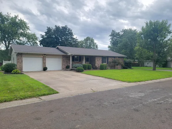 930 Stonehaven Ave, Marshall, MO 65340