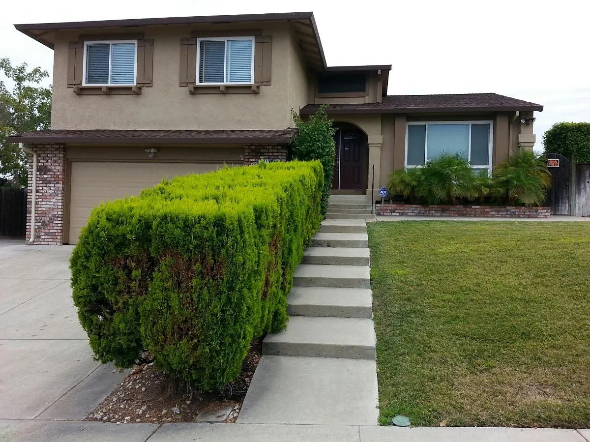 3401 Bluejay Dr photo 1