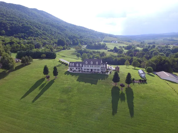 1152 Fincastle Farms Rd, Bluefield, VA 24605