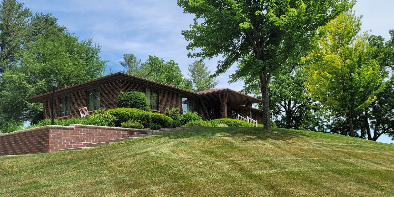 24989 248th St, Cascade, IA 52033 Zillow