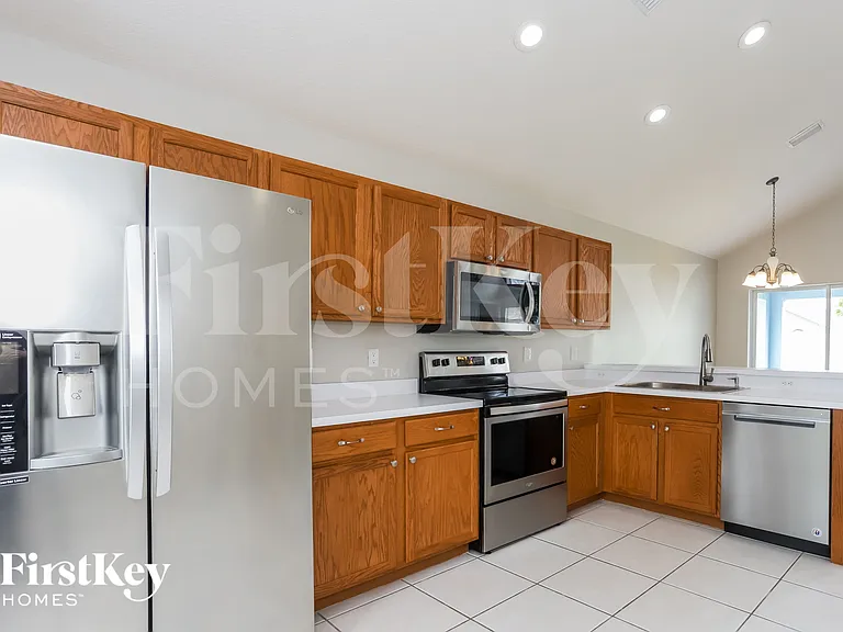 811 15th St NE — Photo 5