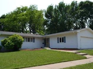 150 Echo Ln NW, Cedar Rapids, IA 52405