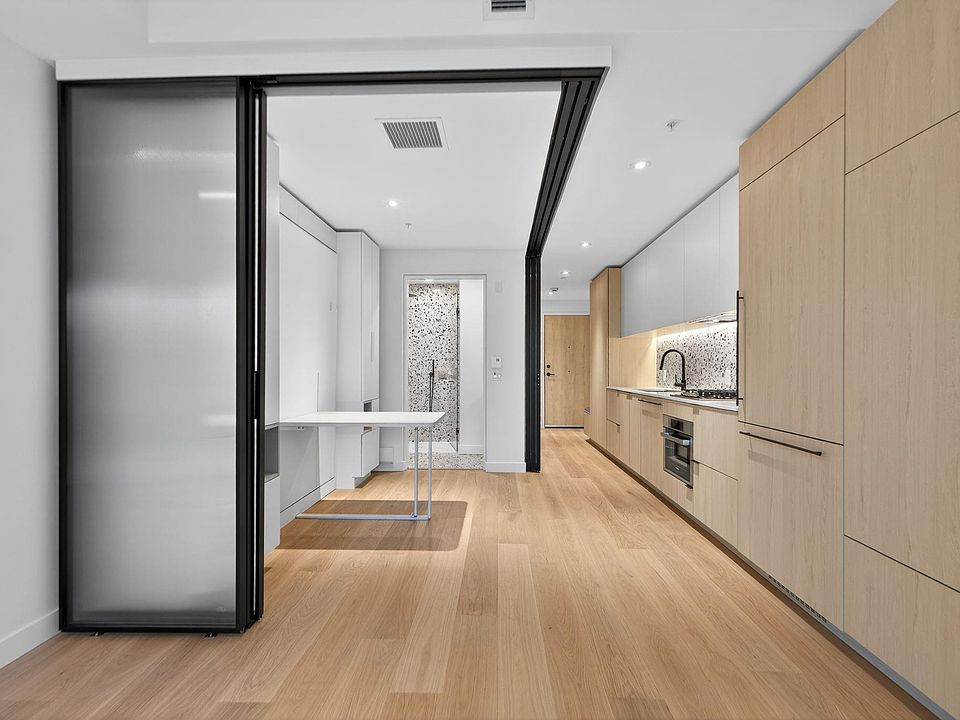 1st image of 2471 Saint George St #424