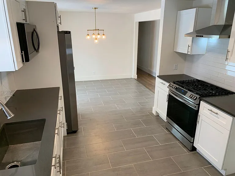 2740 W Elizabeth St — Photo 4