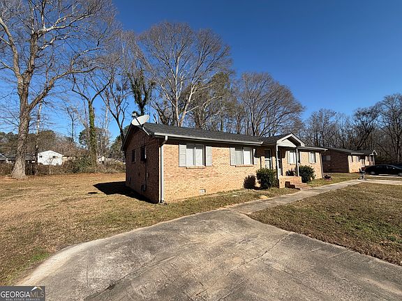 2nd image of 824 Jesters Lake Dr