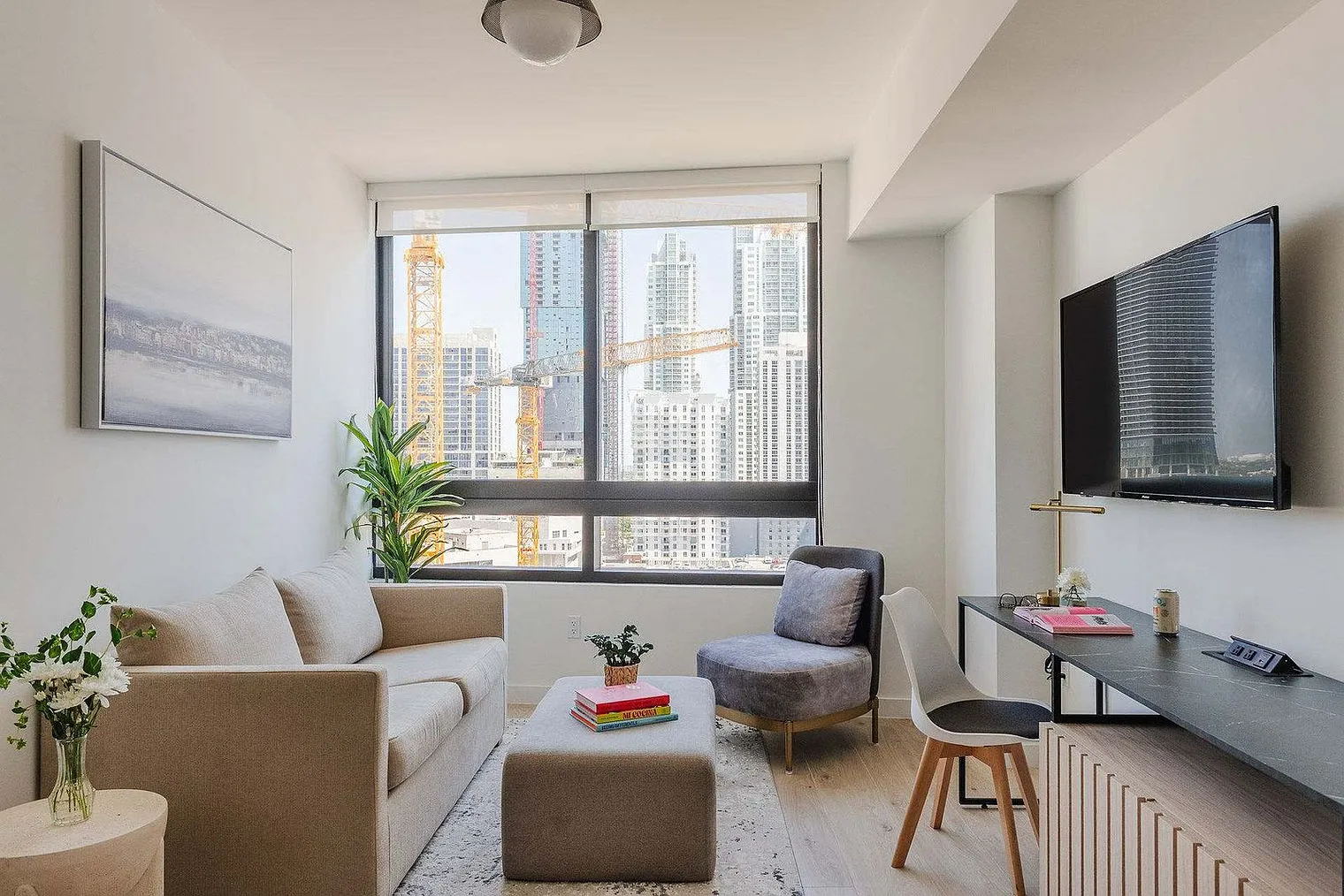 2 bed, 2.0 bath, 882 sqft, $3,862 — Photo 1