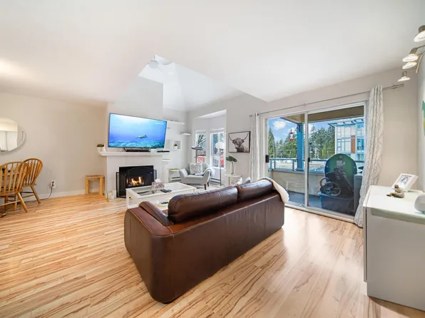 1175 Heffley Cres #305, Coquitlam, BC V3B 7J2