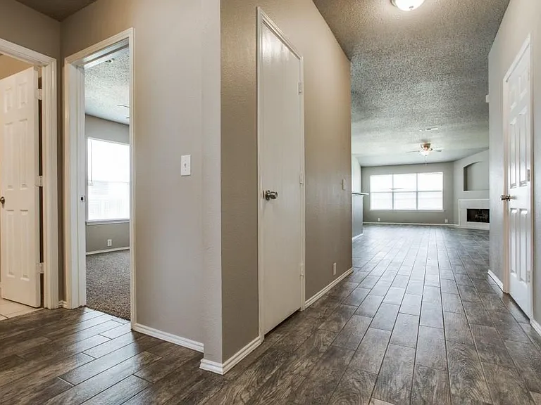 2405 Tailburton Ct — Photo 24