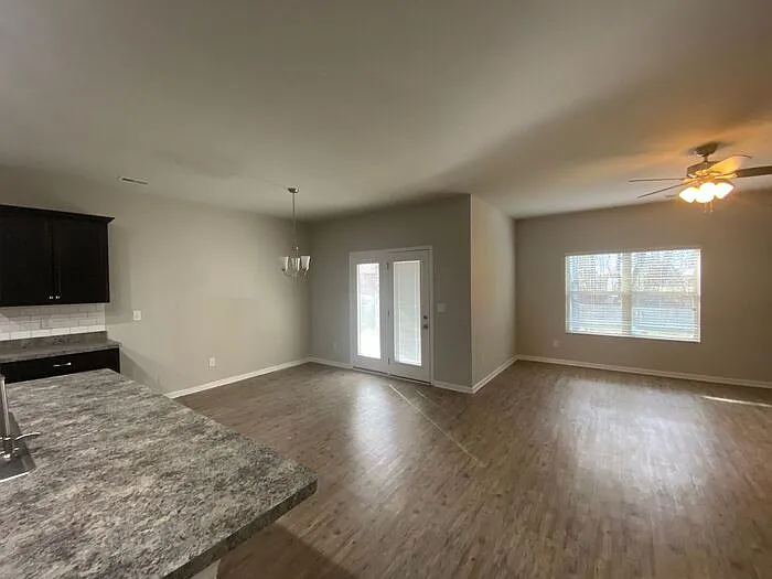 102 Oak Path Ln — Photo 5