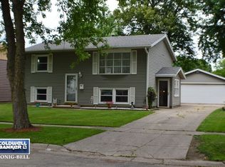 1109 Lakeview Dr, Rochelle, IL 61068