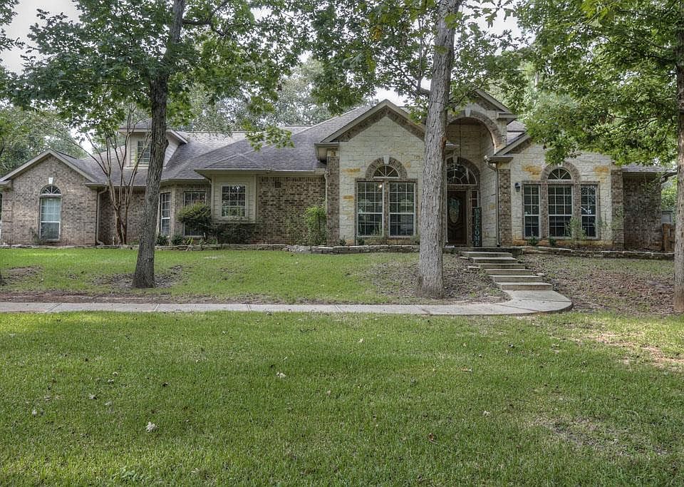 1st image of 8917 Forest Lake Dr