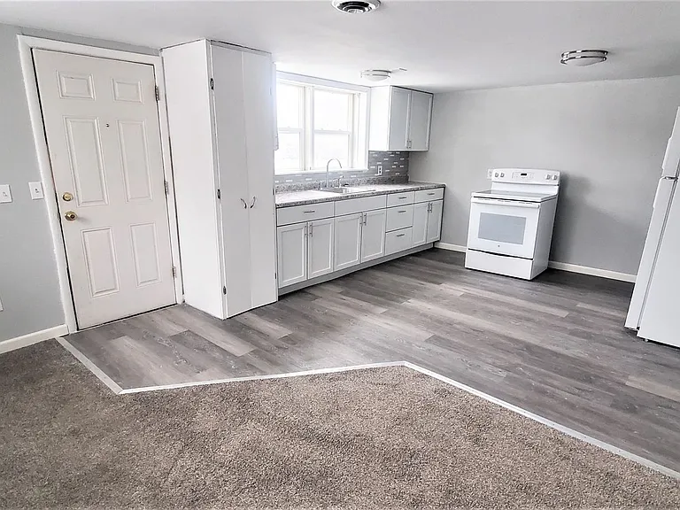 401 S Ross Ave — Photo 1