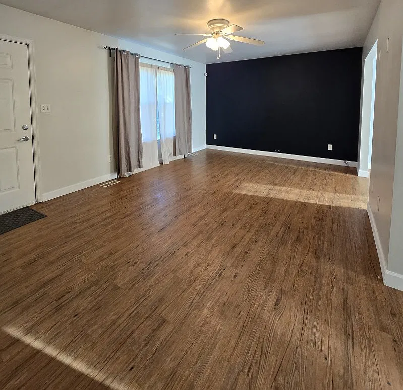 3 bed, 1084 sqft, $2,200 — Photo 3