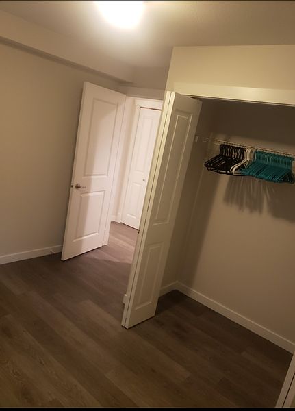 Surrey House for rent - 2 Bedrooms — photo 2