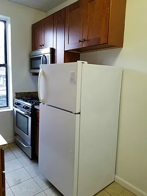 Rented by Hillel Realty Group | media 29