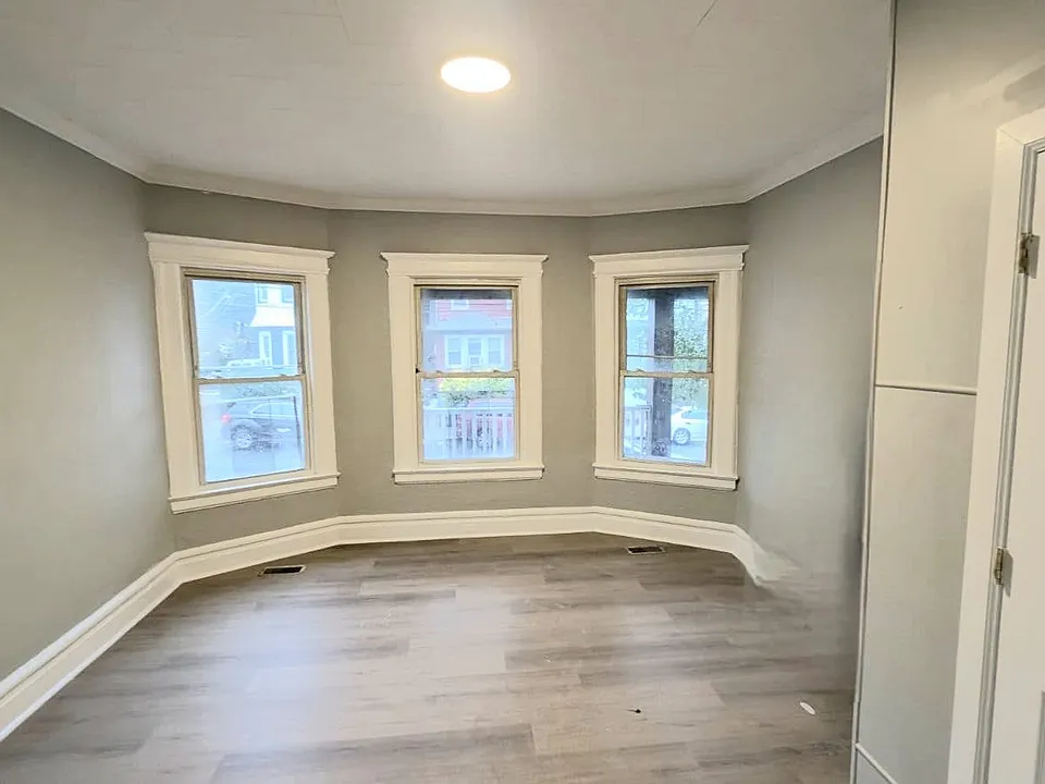 Building Photo 3