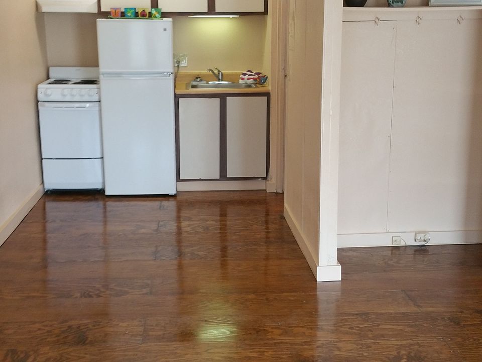 2nd image of 904 Springbrook Dr